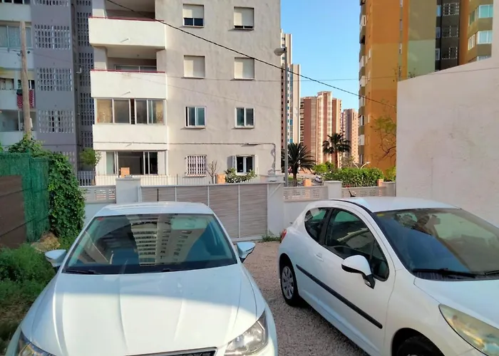 Apartamento Loft con terreno privado y parking compartido - a 800m de Playa Poniente